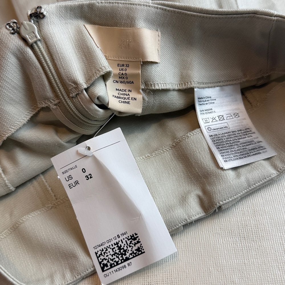 H&M Women's Khaki Light Beige Lace Front Back Zip Mini Skirt Size 0 NWT - Picture 2 of 11